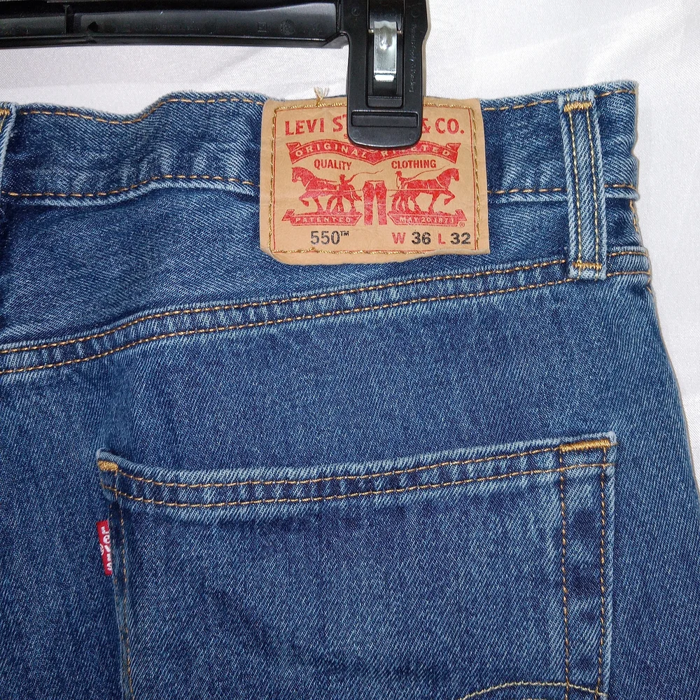 Levi’s 550 Relaxed Fit Jeans W36 L32 Medium Wash Classic Denim EUC
